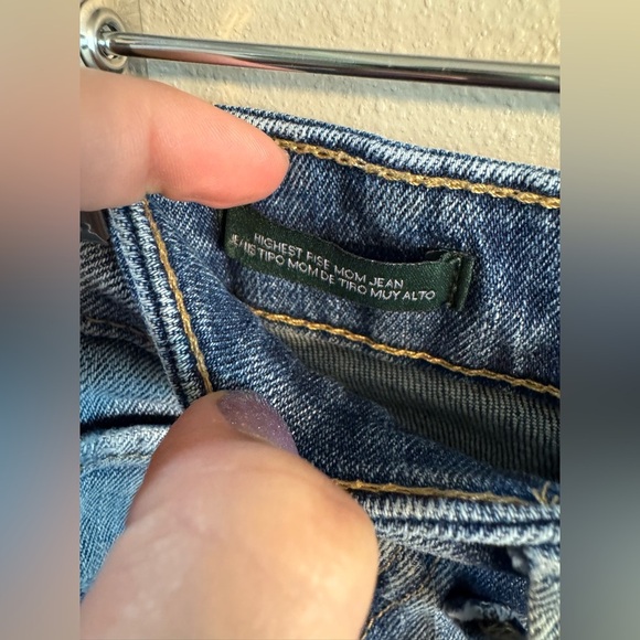 2/$10 Wild Fable Light Blue Ripped Ankle Jeans Highest Rise Mom Jean - Picture 3 of 6
